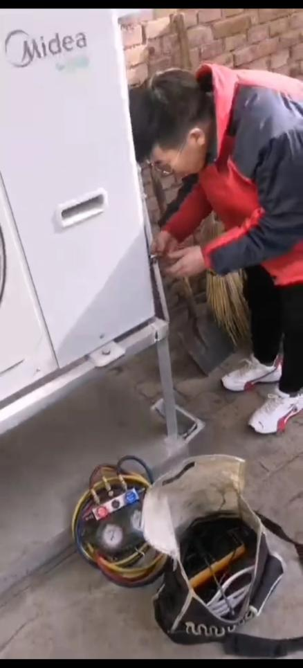 燃热工程子公司巡检调试供暖设备